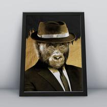 Quadro com molduramacaco humanizado de roupa