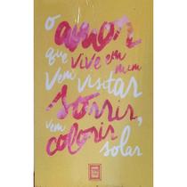 Quadro de Madeira Pequeno (30cmX20cm) O amor que vive em mim vem visitar, vem colorir solar/Trecho Música/Nando Reis Quadro de Madeira Pequeno (30cmX20cm) O amor que vive em mim vem visitar, vem colorir solar/Trecho Música/Nando Reis