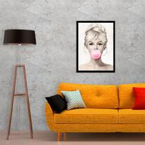 Quadro Decorativo Brigitte Bardot Chicletes 45x34cm Quadro Decorativo Brigitte Bardot Chicletes 45x34cm