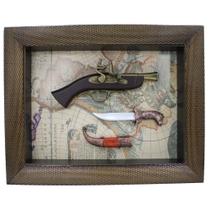 Quadro Decorativo Com Arma e Faca Antiga Mapa Vintage Quadro Decorativo Com Arma e Faca Antiga Mapa Vintage