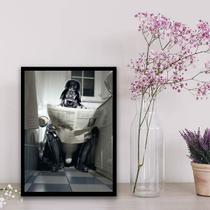 Quadro Decorativo Darth No Banheiro 45x34cm - com vidro Quadro Decorativo Darth No Banheiro 45x34cm - com vidro