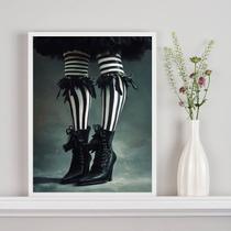 Quadro Decorativo De Bruxa - Pernas Sapato 24x18cm - com vidro