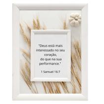 Quadro Decorativo " Deus está mais interessado no seu coração..."