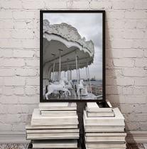 Quadro Decorativo Fotografia Branca Carrossel 24x18cm - com vidro Quadro Decorativo Fotografia Branca Carrossel 24x18cm - com vidro