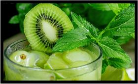 Quadro Decorativo Frutas Nutrição Kiwi Copo Fruteira Lojas Cozinha Mercearias Com Moldura RC023