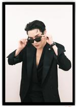 Quadro Decorativo J- Hope / BTS com Moldura e Acetato A3. Quadro Decorativo J- Hope / BTS com Moldura e Acetato A3.