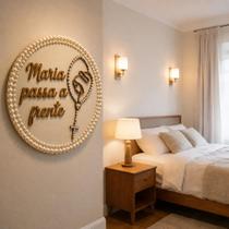 Quadro Decorativo MDF Maria Passa a Frente com Pérolas Religioso Fé Quadro Decorativo MDF Maria Passa a Frente com Pérolas Religioso Fé