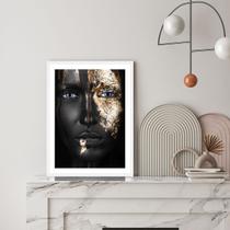 Quadro Decorativo Mulher Dourado Dandara Moldura Branca