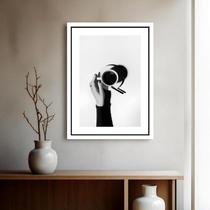 Quadro Decorativo Xícara Café Mão P&B - 70x50cm