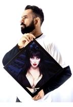 Quadro Elvira Rainha Das Trevas Moldura Exclusiva Quadro Elvira Rainha Das Trevas Moldura Exclusiva