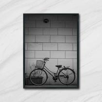 Quadro Fotografia Bicicleta Muro 24x18cm - com vidro Quadro Fotografia Bicicleta Muro 24x18cm - com vidro