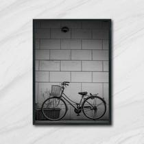 Quadro Fotografia Bicicleta Muro 33x24cm - com vidro