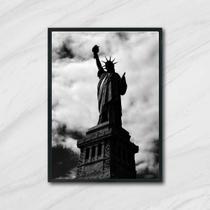 Quadro Fotografia Estátua da Liberdade Preto e Branca 24x18cm - com vidro