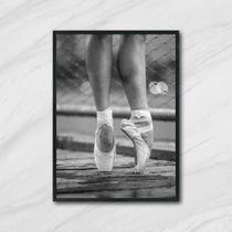 Quadro Fotografia Pernas de Bailarina 24x18cm - com vidro Quadro Fotografia Pernas de Bailarina 24x18cm - com vidro