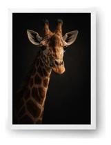 Quadro Girafa Luxuosa Em Fundo Escuro 50x70cm Quadro Girafa Luxuosa Em Fundo Escuro 50x70cm