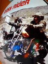 Quadro Luminoso Decorativo Filme Clássico Antigo Easy Rider Motos p Bar Boteco Churrasqueira Garagem Quadro Luminoso Decorativo Filme Clássico Antigo Easy Rider Motos p Bar Boteco Churrasqueira Garagem
