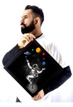 Quadro Malabarista Astronauta Arte Moldura Forma Diamante