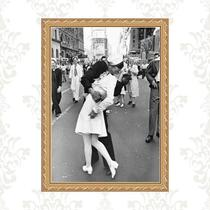 Quadro Moldura Dourada Beijo Segunda Guerra 33X24Cm