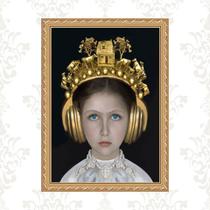Quadro Moldura Dourada Menina Com Fone Ouvido 24x18cm