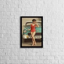 Quadro Mulher com Carro dos Anos 50 45x34cm - com vidro