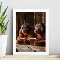 Quadro Orangotangos Tomando Cerveja 33x24cm - com vidro Quadro Orangotangos Tomando Cerveja 33x24cm - com vidro
