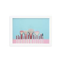Quadro Pincéis de Maquiagem Moldura Branca 33x43cm Quadro Pincéis de Maquiagem Moldura Branca 33x43cm