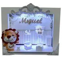 Quadro Porta Maternidade Cenário Led e nome - SAFARI LEAO
