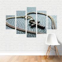 Quadro Religião Bíblia Sagrada Colar Cruz Coração em Canvas Quadro Religião Bíblia Sagrada Colar Cruz Coração em Canvas