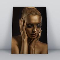 Quadro sem molduramulher com esmalte dourado Quadro sem molduramulher com esmalte dourado
