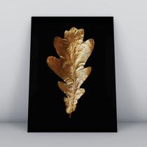 Quadro sem moldurapulseiras e braceletes em destaque sobre fundo preto