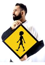 Quadro Trânsito Alienígena E.t Arte Tipo Placa Moldura