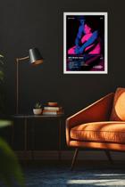 Quadro TV Girl Who Really Cares (Dark) Com Vidro Branca Tamanho:21cm x 30cm (A4)