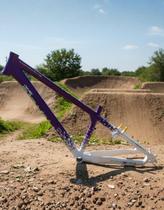 Quadro Vikingx Tuff X-44 Aro 26 Dirt Jump Freeride Vertical Cor:RoxoTamanho:26 Quadro Vikingx Tuff X-44 Aro 26 Dirt Jump Freeride Vertical Cor:RoxoTamanho:26