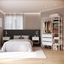 Quarto com Guarda Roupa Closet de 3 Gavetas e 2 Mesas de Cabeceira com 1 Gaveta