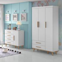 Quarto de Bebê Ludmila Retrô Guarda Roupa 3 Portas com Gavetas Cômoda Infantil 4 Gavetas com Porta Branco com Bétula Carolina Baby