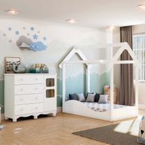 Quarto Infantil Decorado Peroba Cama Montessoriana e Cômoda 1 Porta com Janela Uli Branco