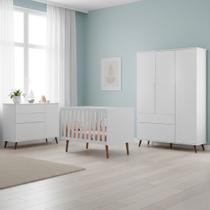 Quarto Para Bebê Completo Melinda com Roupeiro Cômoda e Berço