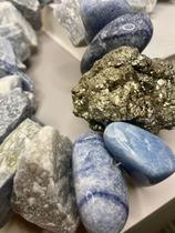 Quartzo azul e pirita