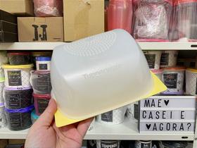 Queijeira Pequena Tupperware Smart com Base Amarela