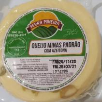 Queijo artesanal Minas padrão com azeitona 550g - Serra Mineira