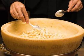 Queijo Grana Padano Meia Peça (panela / 16kg aprox.).