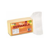 Queijo Vegetal Tipo Mussarela Sabor Suave 350g Queijo Vegetal Tipo Mussarela Sabor Suave 350g