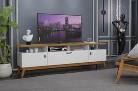 Rack ABS 1.80m Estilo Retrô Com Pés em Madeira e Puxadores em Couro Para TV Até 70'' 3 Portas Cor Off White/Nature