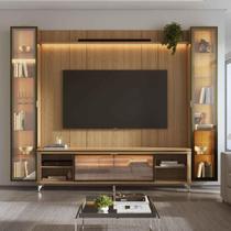 Rack com Painel para TV até 85" 2 Cristaleiras Vidro Reflecta e LED Lincoln Float 291cm Carvalho c/ Champanhe Rack com Painel para TV até 85" 2 Cristaleiras Vidro Reflecta e LED Lincoln Float 291cm Carvalho c/ Champanhe