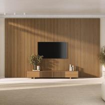 Rack com Painel Ripado para TV até 86 Polegadas 400cmx230cm Aruá CabeCasa MadeiraOriginals Rack com Painel Ripado para TV até 86 Polegadas 400cmx230cm Aruá CabeCasa MadeiraOriginals