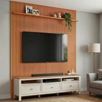 Rack com Painel Ripado TV até 75 Polegadas Madeira Maciça Aloe Ananda CabeCasa Madeira Originals