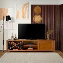 Rack para TV até 65 Polegadas Madeira Maciça 190cm Pés em Madeira Maciça Tvs 1 Porta com Adega Primavera CabeCasa MadeiraOriginals