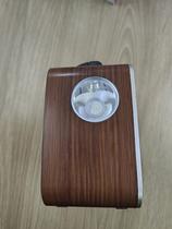 Rádio retro, atualizado, funciona bluetooth, entrada para pen drive, cartão de memória. Funciona a pilha, bateria e a luz. Rádio retro, atualizado, funciona bluetooth, entrada para pen drive, cartão de memória. Funciona a pilha, bateria e a luz.