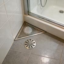 Ralo De Canto Em Aço Inox Modelo Triangular 17x17