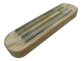 Raspadeira Serrilhada Com Base De Madeira Para Cavalos